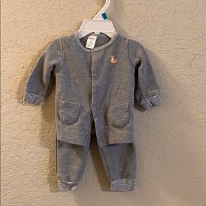 Carters boys 2 piece outfit